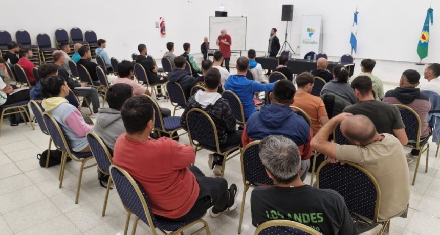 *COMENZÓ EL CURSO DE DIRECTOR TÉCNICO DE FÚTBOL EN RAMALLO*