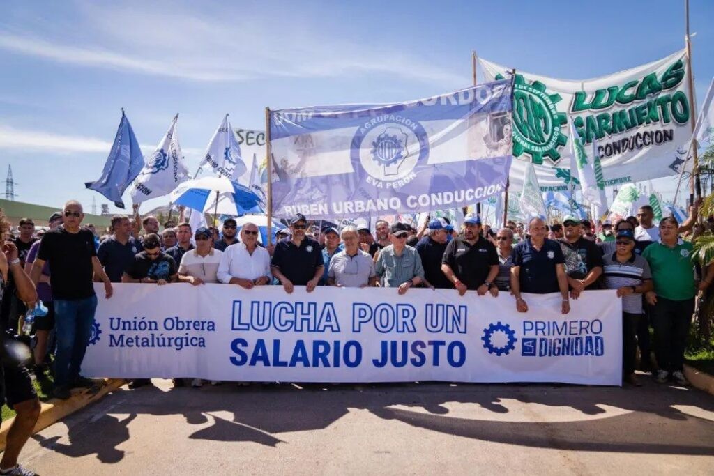 LA UOM MARCHA POR SALARIOS DIGNOS